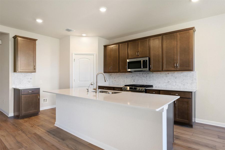 Representative images and renderings are for illustrative purposes. Actual structural options and design finishes of home may vary.