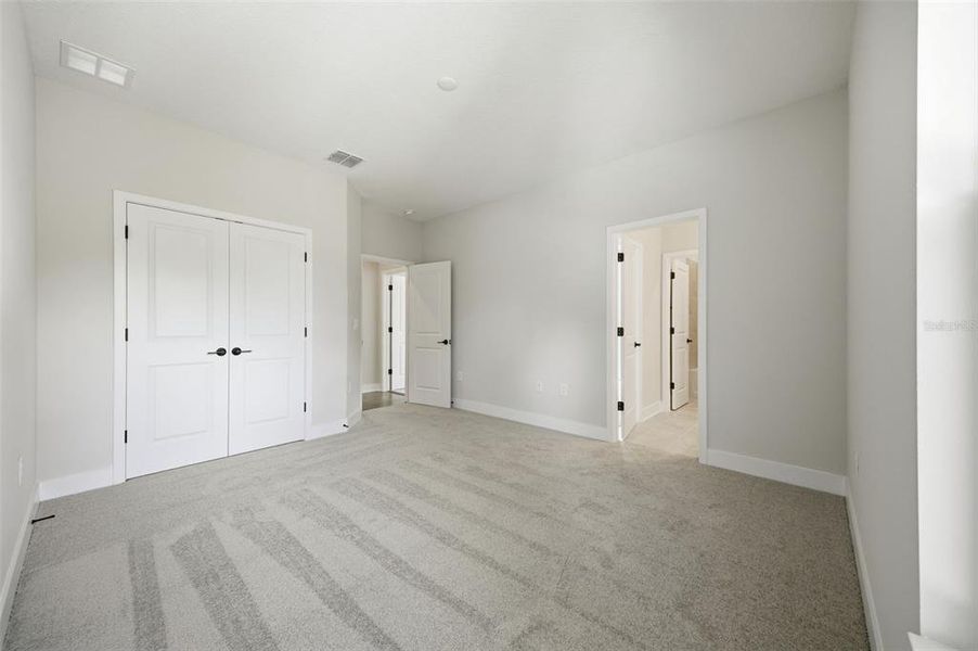 Spacious, unfurnished interior of a new home in , Tampa (Image 47).