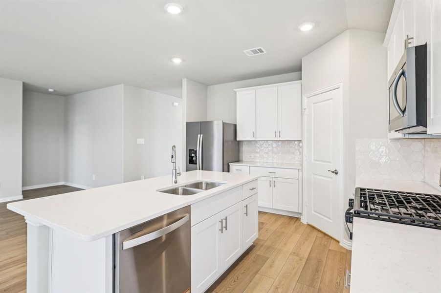 Photo is not of the actual home, but is an inspirational photo of builder’s model home and may depict options, furnishings, and/or decorator features that are not included. Photo is not of the actual home, but is an inspirational photo of builder’s model home and may depict options, furnishings, and/or decorator features that are not included.