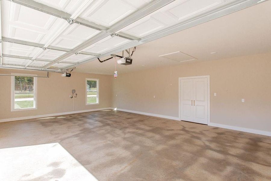 Spacious, unfurnished interior of a new home in , Tyler (Image 19).