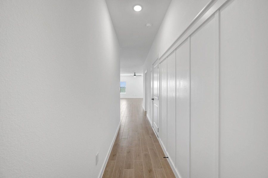 Welcoming foyer (*Photo not of actual home and used for illustration purposes only.)