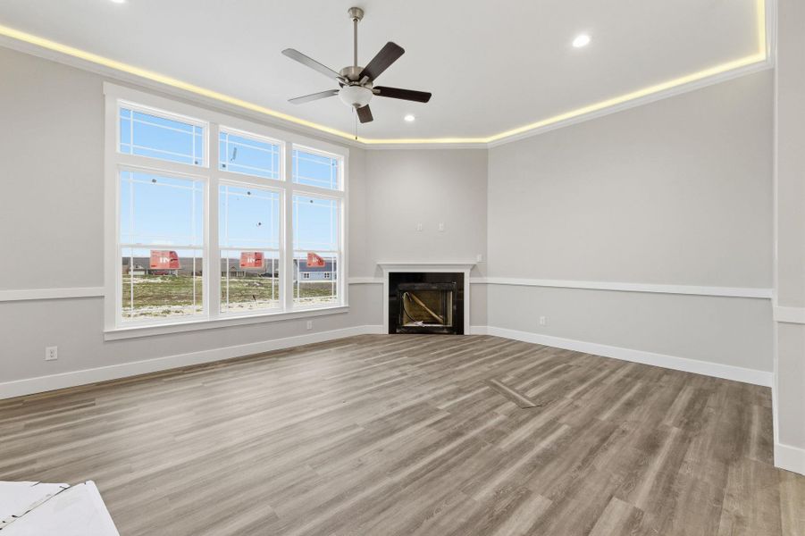 Spacious, unfurnished interior of a new home in Las Palomas Country Club Estates, La Vernia (Image 25).