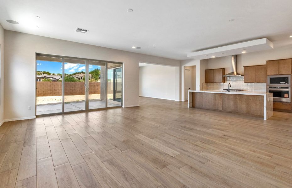Spacious, unfurnished interior of a new home in Vistoso Canyon Estates, Oro Valley (Image 16). Spacious, unfurnished interior of a new home in Vistoso Canyon Estates, Oro Valley (Image 16).