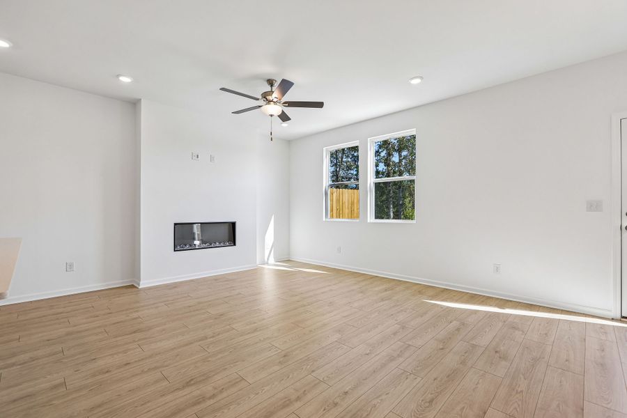 Spacious, unfurnished interior of a new home in Weatherfield, Buford (Image 13).