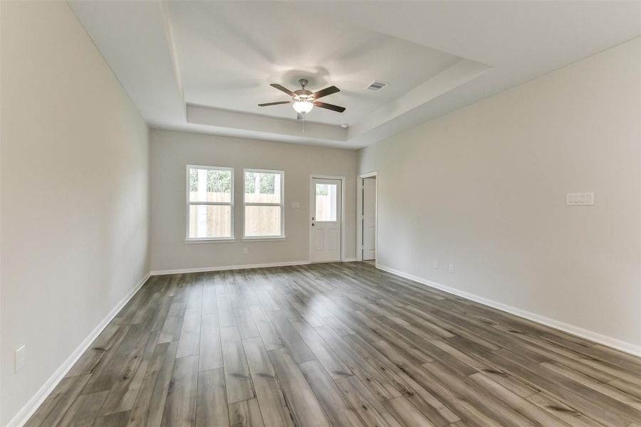 Spacious, unfurnished interior of a new home in Caney Creek Place, Conroe (Image 69).