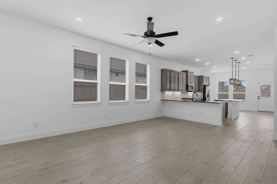 Spacious, unfurnished interior of a new home in Emory Glen, Magnolia (Image 8). Spacious, unfurnished interior of a new home in Emory Glen, Magnolia (Image 8).