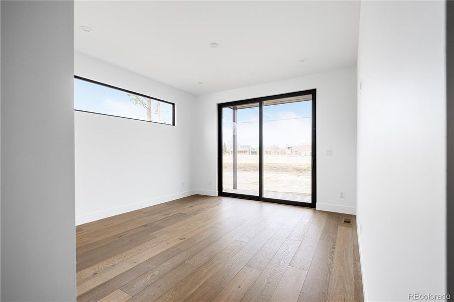 Spacious, unfurnished interior of a new home in , Golden (Image 23).