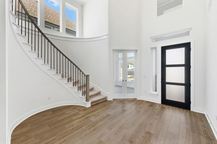 Spacious, unfurnished interior of a new home in The Colony - 50', Bastrop (Image 17).