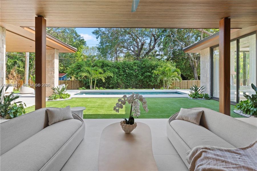 Exterior details and patio area of a home in , Miami (Image 25).