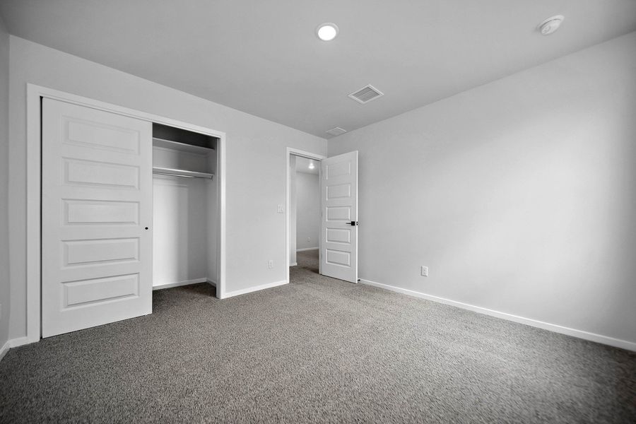 Representative unfurnished interior of a home built from the Capitan by Hakes Brothers in Summer Sky North, El Paso (Image 10).