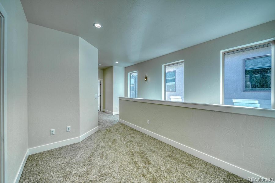 Spacious, unfurnished interior of a new home in , Salida (Image 24).
