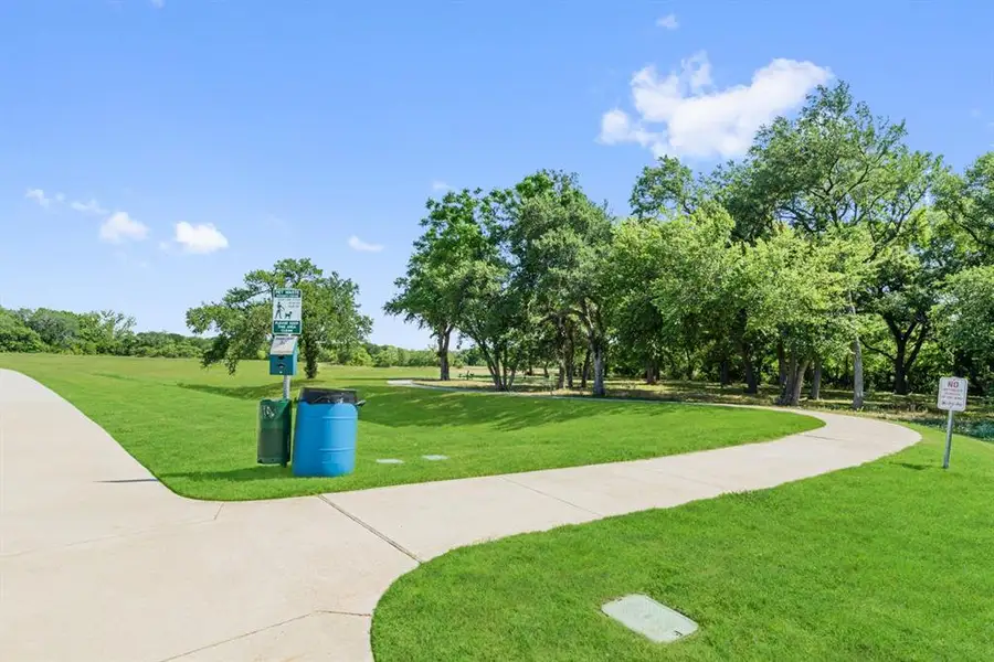 Natural landscape and outdoor views near Timberbrook in Justin (Image 12). Natural landscape and outdoor views near Timberbrook in Justin (Image 12).