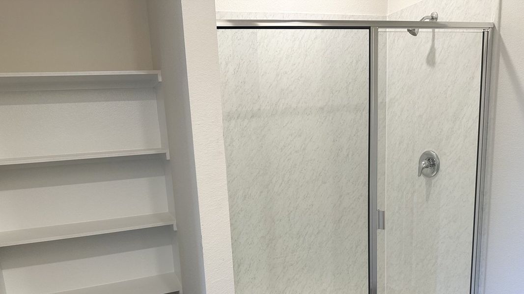 Representative interior finishes for a home built from the MIDLAND by D.R. Horton in Northspur, Forney (Image 12).