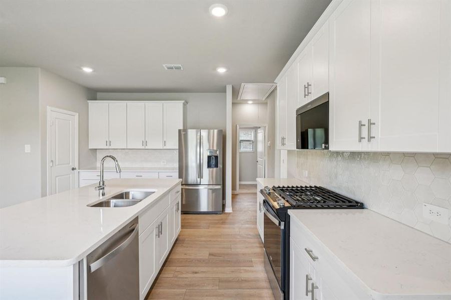 Photo is not of the actual home, but is an inspirational photo of builder’s model home and may depict options, furnishings, and/or decorator features that are not included. Photo is not of the actual home, but is an inspirational photo of builder’s model home and may depict options, furnishings, and/or decorator features that are not included.