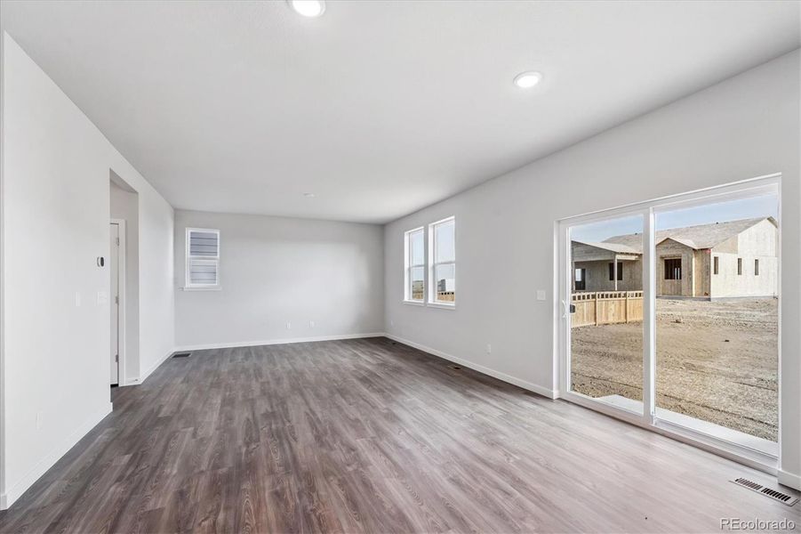 Spacious, unfurnished interior of a new home in Sweetgrass, Dacono (Image 18).