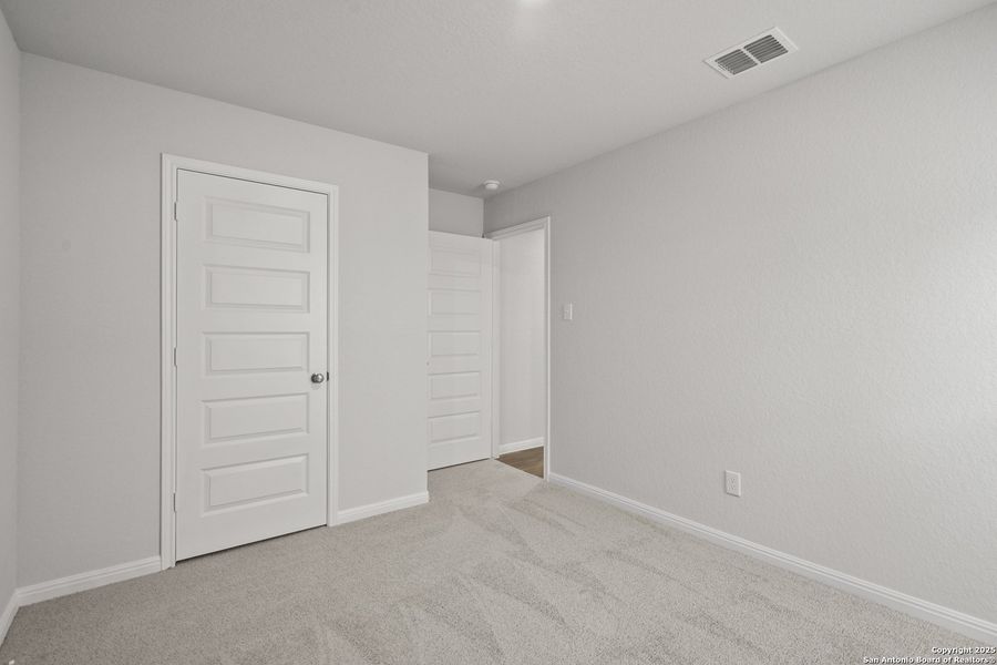 Spacious, unfurnished interior of a new home in Timber Creek, San Antonio (Image 28). Spacious, unfurnished interior of a new home in Timber Creek, San Antonio (Image 28).