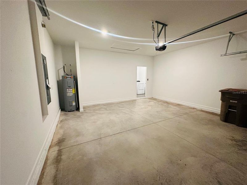 Spacious, unfurnished interior of a new home in Heath Preserve: Heath Preserve - The Enclave, Ocala (Image 17).