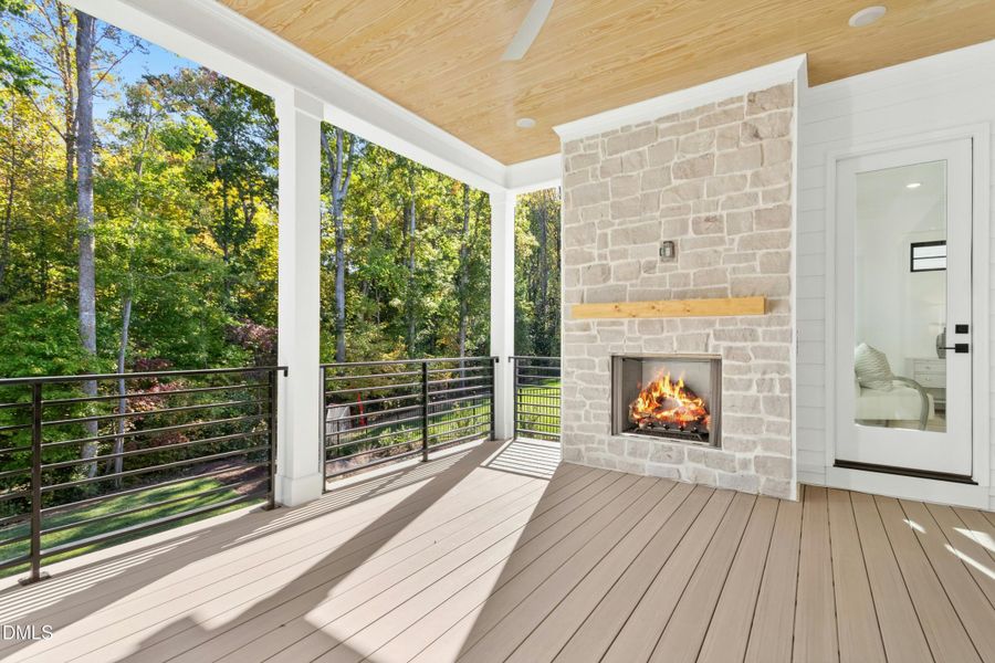 039-487784-IMG_8367 039-487784-IMG_8367