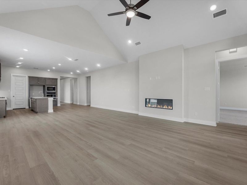 Spacious, unfurnished interior of a new home in Pecan Ridge, Fulshear (Image 13).