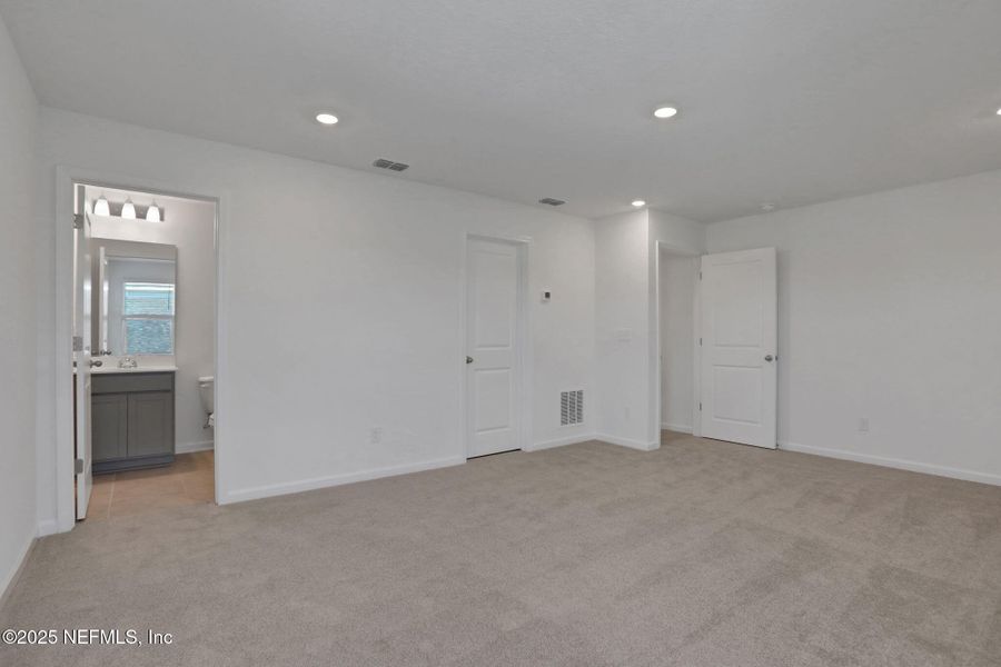 Spacious, unfurnished interior of a new home in Bellbrooke, Jacksonville (Image 33). Spacious, unfurnished interior of a new home in Bellbrooke, Jacksonville (Image 33).