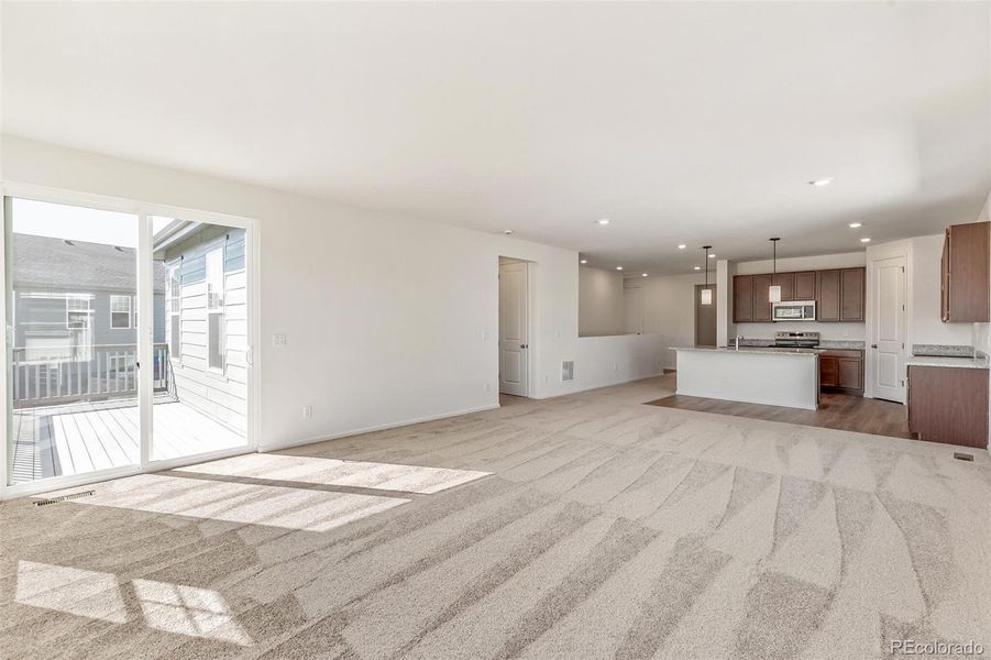 Spacious, unfurnished interior of a new home in Terrain Oak Valley, Castle Rock (Image 13).