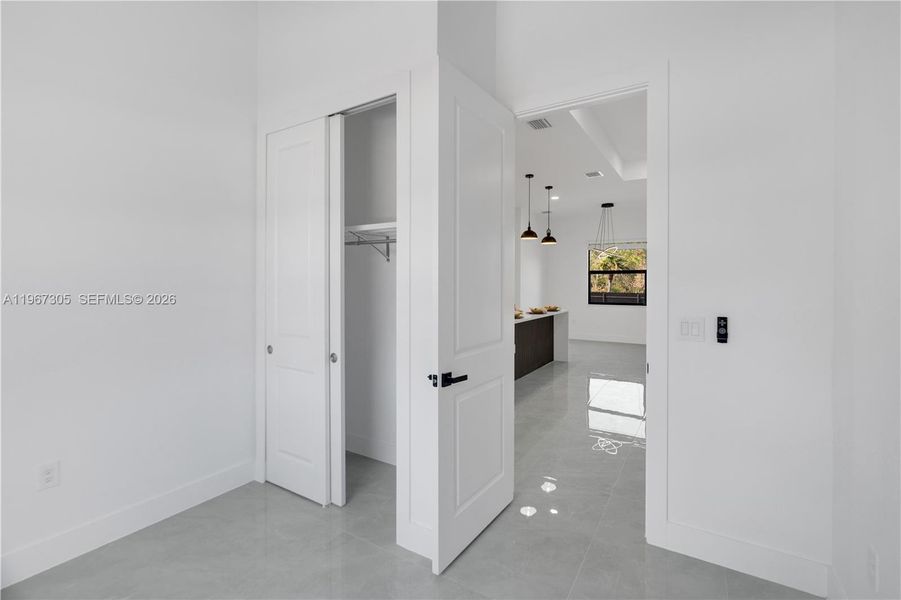 Spacious, unfurnished interior of a new home in , Lehigh Acres (Image 21).