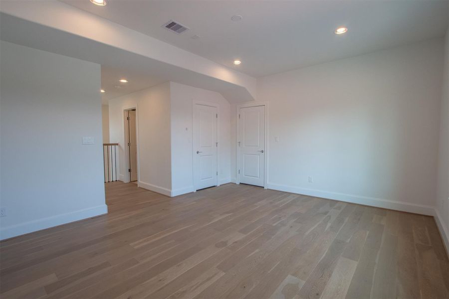 3rs floor flex room makes a great game room or 4th bedroom with a full bath 3rs floor flex room makes a great game room or 4th bedroom with a full bath