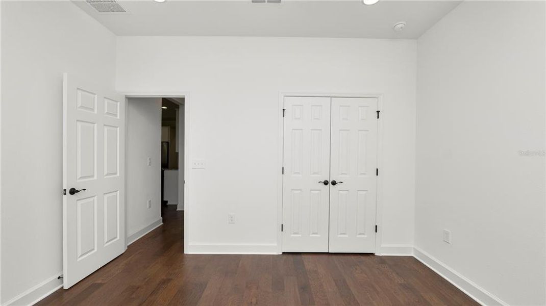 Spacious, unfurnished interior of a new home in , Lakeland (Image 32).