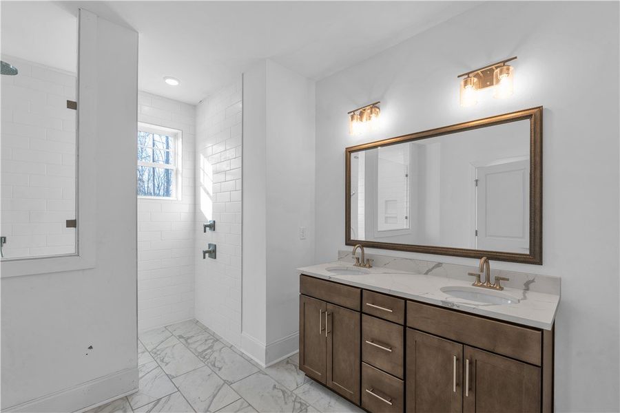 Furnished interior view inside a new home in Cross Creek Golf Club, Seneca (Image 8).