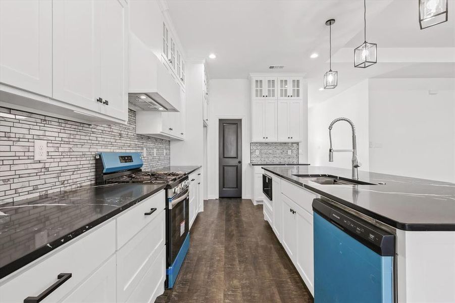 Furnished interior view inside a new home in , Dallas (Image 7). Furnished interior view inside a new home in , Dallas (Image 7).