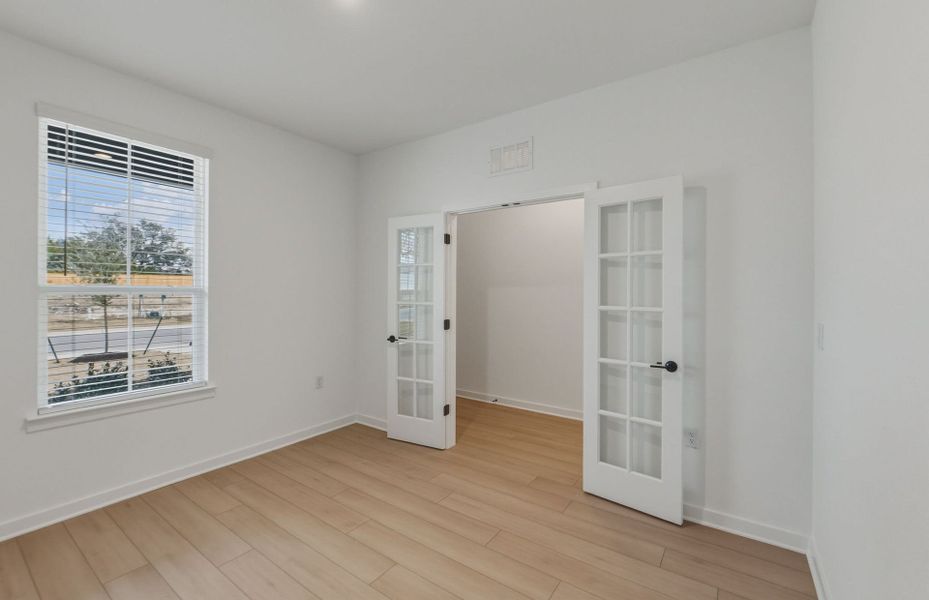 Spacious, unfurnished interior of a new home in Woodside, Georgetown (Image 34).