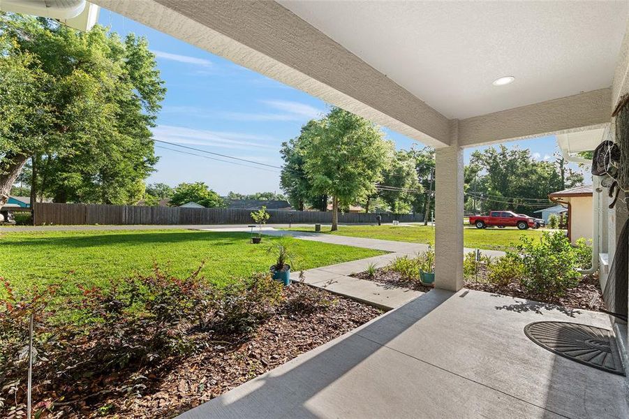 Exterior details and patio area of a home in , Belleview (Image 26).