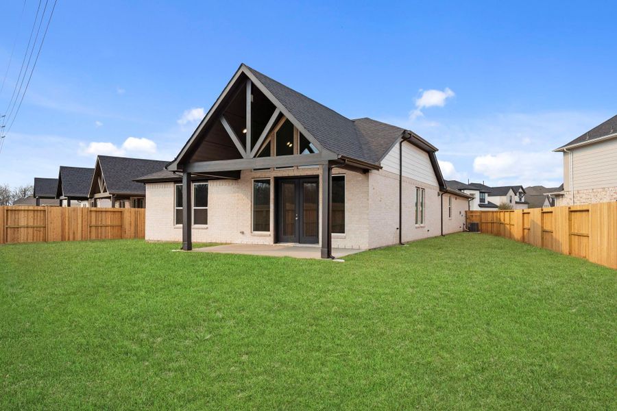 Exterior details and patio area of a home in Sienna 45', 50', Missouri City (Image 4).