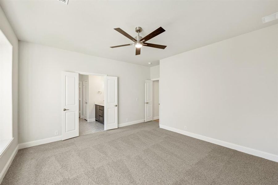 Spacious, unfurnished interior of a new home in Homestead at Daniel Farms, DeSoto (Image 24).