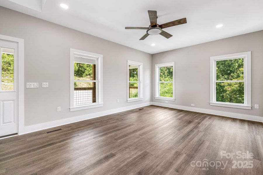 Spacious, unfurnished interior of a new home in , Asheville (Image 37).