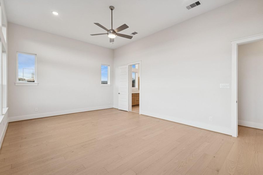 Spacious, unfurnished interior of a new home in Briarley, Montgomery (Image 26).