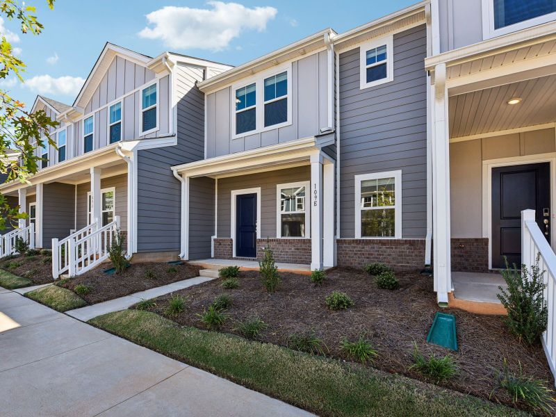 Exterior details and patio area of a home in Crossrail Station, Mooresville (Image 1).