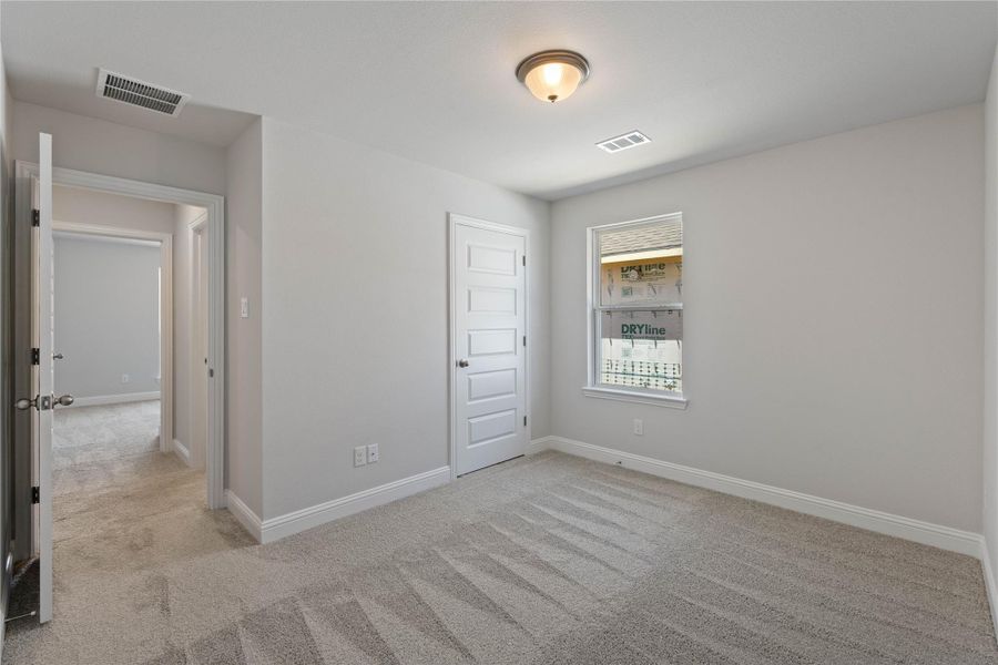 Spacious, unfurnished interior of a new home in Grand Oaks Reserve, Cleveland (Image 24).