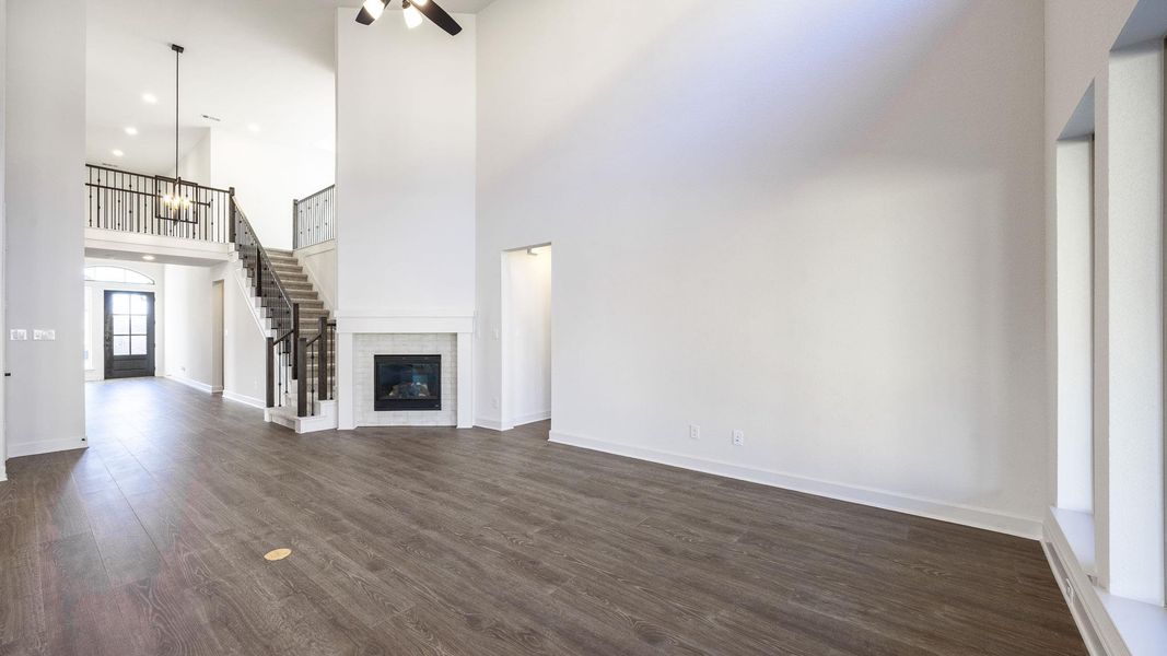 Spacious, unfurnished interior of a new home in Wolf Ranch 56', Georgetown (Image 15).
