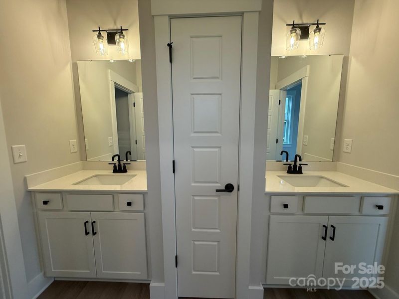 Furnished interior view inside a new home in Robinson Oaks, Gastonia (Image 7).