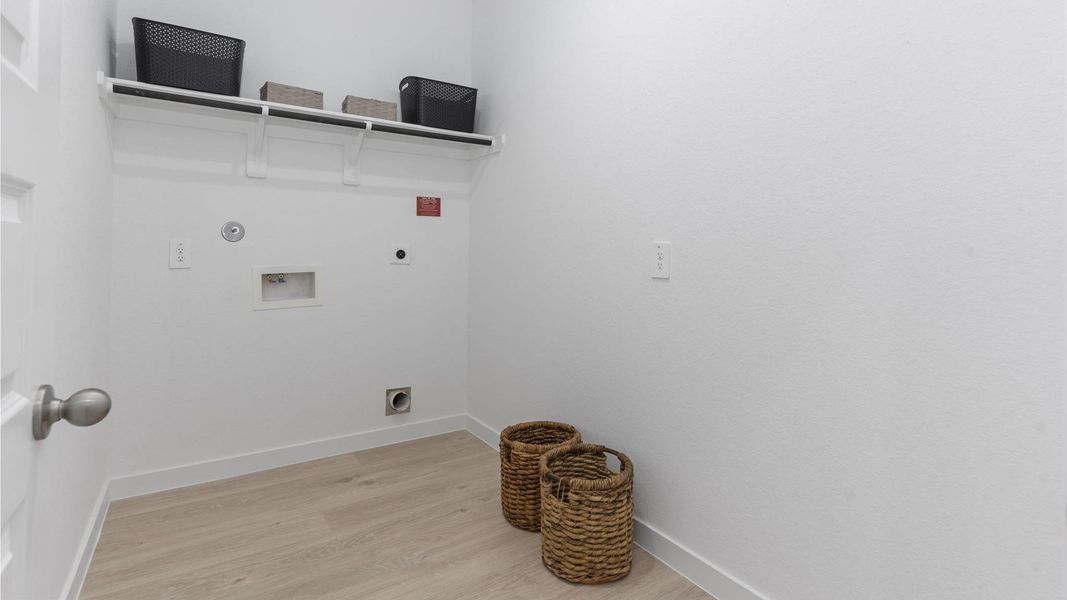 Spacious, unfurnished interior of a new home in Holly Ridge, Rosenberg (Image 22).