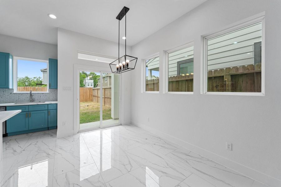 Dining Area Dining Area