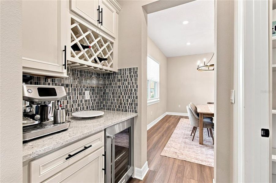 Furnished interior view inside a new home in , Winter Garden (Image 10).