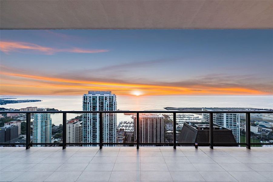 Condo located in St. Petersburg, FL showcasing its design and architecture (Image 40). Condo located in St. Petersburg, FL showcasing its design and architecture (Image 40).