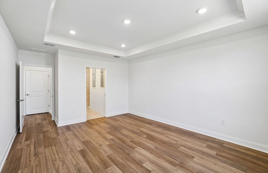 Spacious, unfurnished interior of a new home in Del Webb Southern Harmony, Murfreesboro (Image 28).