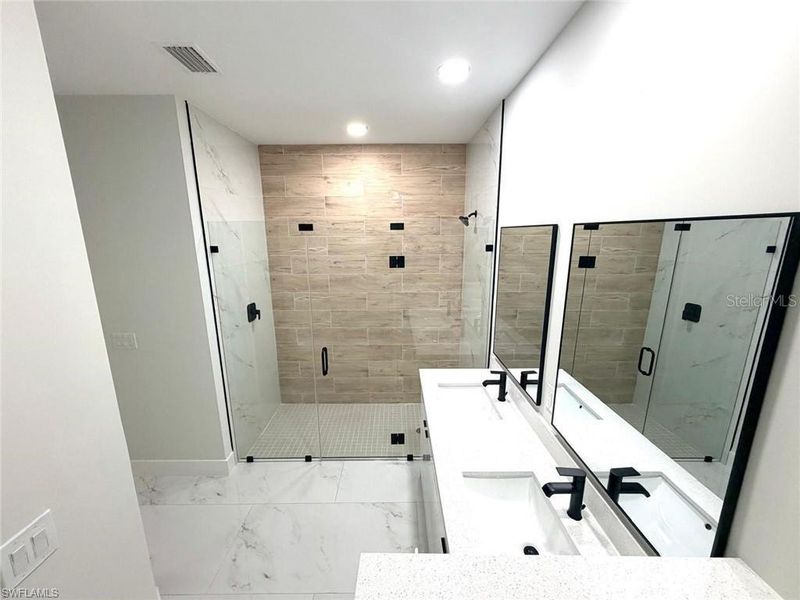 Furnished interior view inside a new home in , Lehigh Acres (Image 5).