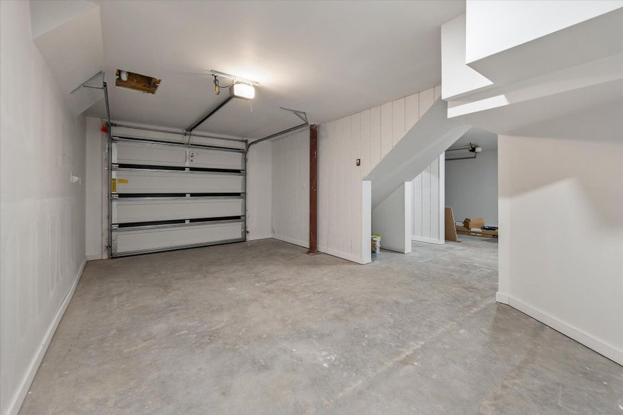 Spacious, unfurnished interior of a new home in , Charleston (Image 44).
