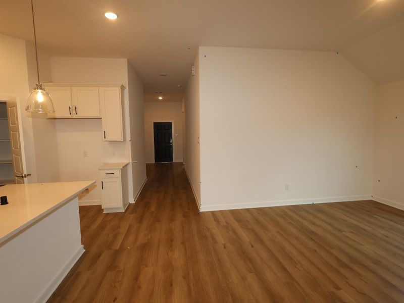 Spacious, unfurnished interior of a new home in Ambrose, La Marque (Image 17).