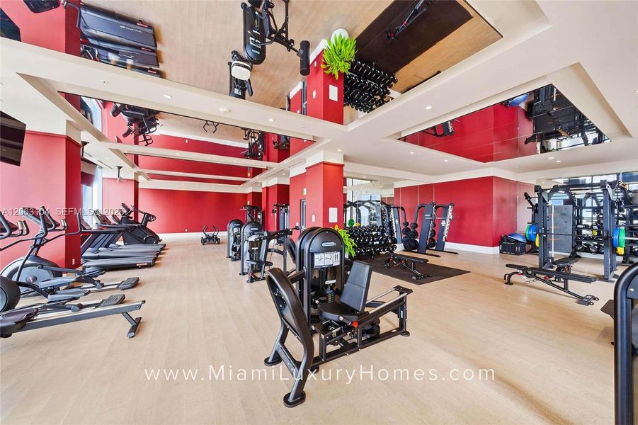 Community amenities in , Miami (Image 32).