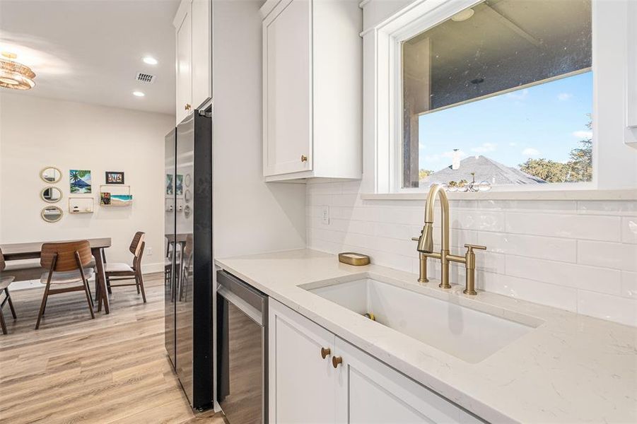 Furnished interior view inside a new home in , Mabank (Image 12).